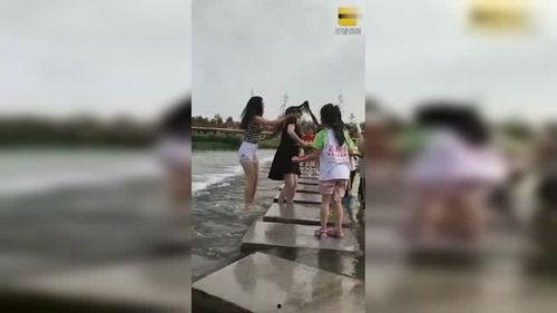 美女吃瓜视频霸气