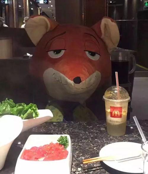 海底捞服务吃瓜