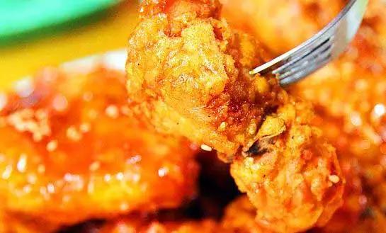 沉浸式吃瓜吃炸鸡,边吃瓜边炸鸡，畅享夏日狂欢盛宴